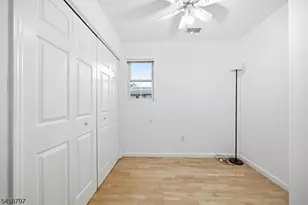 242 Hiawatha Blvd, Parsippany, NJ 07034 - Photo 29