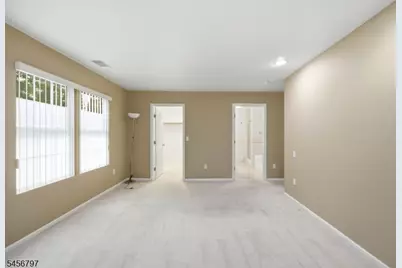 242 Hiawatha Blvd, Parsippany, NJ 07034 - Photo 15