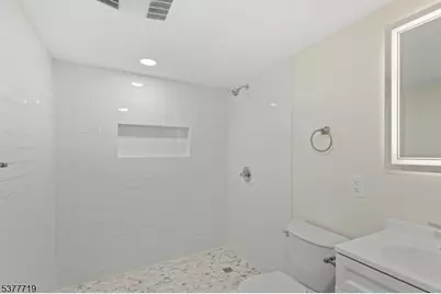 86 Farnham Ave, Garfield, NJ 07026 - Photo 13
