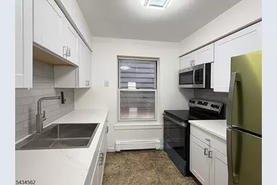 19 Van Rensselear St #2, Belleville, NJ 07109 - Photo 3