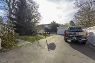 10 Marshall St, West Caldwell, NJ 07006 - Photo 39