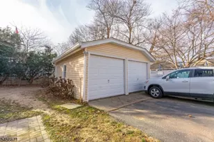 10 Marshall St, West Caldwell, NJ 07006 - Photo 41