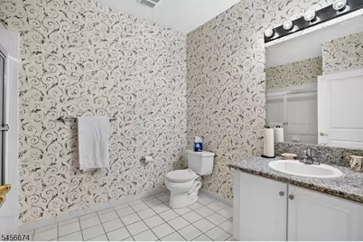 8202 Harcourt Rd, Clifton, NJ 07013 - Photo 13
