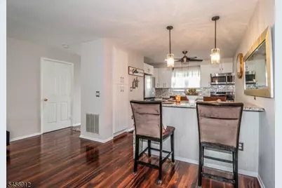 323 Ventnor Ct, Piscataway Township, NJ 08854 - Photo 5