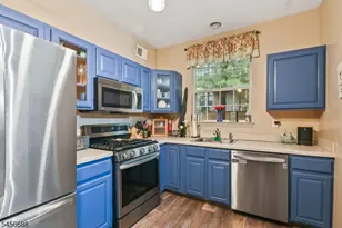 12 Cypress Ct, Clinton, NJ 08809 - Photo 9