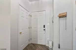 12 Cypress Ct, Clinton, NJ 08809 - Photo 3