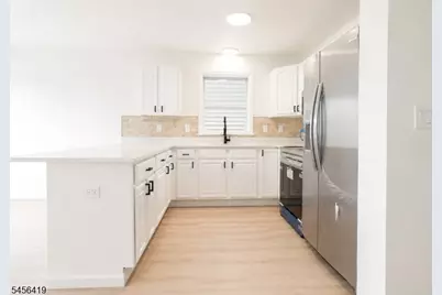 136 19th Ave, Irvington, NJ 07111 - Photo 5