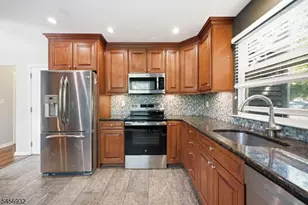 81 Village Cir, Bridgewater, NJ 08807 - Photo 11