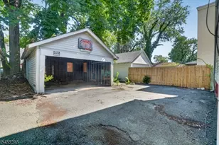 292 N Maple Ave, East Orange, NJ 07017 - Photo 17