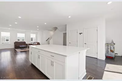 6 Coogan Ct, Morris Plains, NJ 07950 - Photo 9