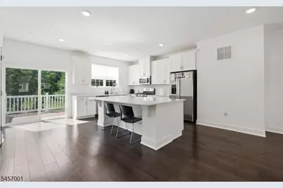 6 Coogan Ct, Morris Plains, NJ 07950 - Photo 7