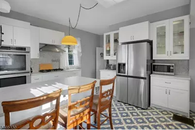 11 Crestmont Rd, Verona, NJ 07044 - Photo 9