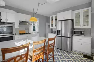11 Crestmont Rd, Verona, NJ 07044 - Photo 9
