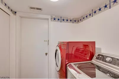 39 Sherborne St, Franklin Township, NJ 08873 - Photo 19