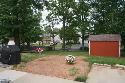 22 Lowell St, Woodbridge Township, NJ 08830 - Photo 21