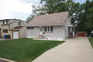 22 Lowell St, Woodbridge Township, NJ 08830 - Photo 3
