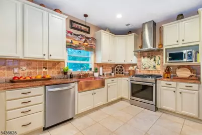 5 Kingston Ct, Jefferson Township, NJ 07438 - Photo 13