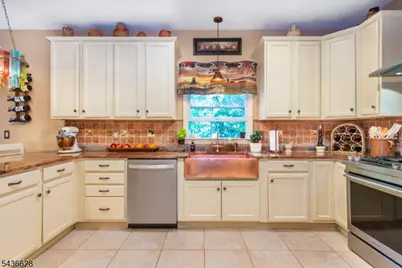 5 Kingston Ct, Jefferson Township, NJ 07438 - Photo 11