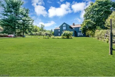 1 Spring Hill Rd, Franklin Township, NJ 08801 - Photo 3