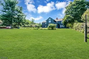 1 Spring Hill Rd, Franklin Township, NJ 08801 - Photo 3