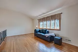 36 Foxwood Dr, Franklin Township, NJ 08873 - Photo 3