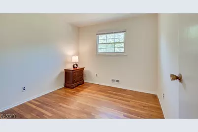 36 Foxwood Dr, Franklin Township, NJ 08873 - Photo 9