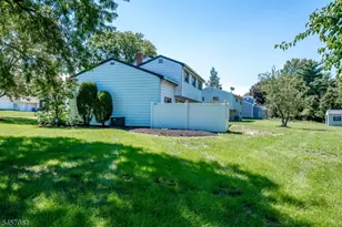 36 Foxwood Dr, Franklin Township, NJ 08873 - Photo 15
