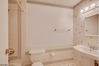 36 Foxwood Dr, Franklin Township, NJ 08873 - Photo 11