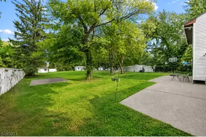 524 Lloyd Rd, Aberdeen Township, NJ 07747 - Photo 23