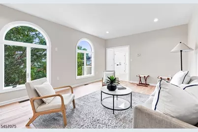 907 Colonia Rd, Elizabeth, NJ 07208 - Photo 9