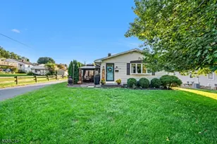 97 Bliss Blvd, Pohatcong Township, NJ 08865 - Photo 3