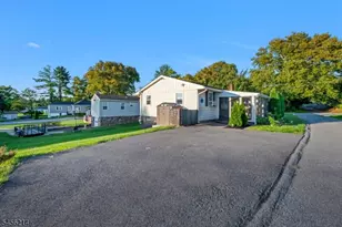 97 Bliss Blvd, Pohatcong Township, NJ 08865 - Photo 5