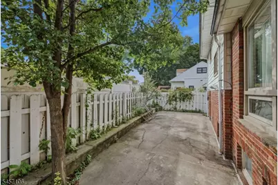 98 Baldwin Pl #2, Bloomfield Twp., NJ 07003 - Photo 7