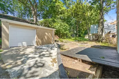 299 Smith St, Newark, NJ 07106 - Photo 37