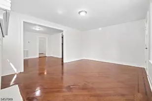 299 Smith St, Newark, NJ 07106 - Photo 11
