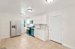 299 Smith St, Newark, NJ 07106 - Photo 15