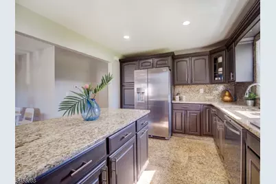 1091 Alfieri Ct, Union Township, NJ 07083 - Photo 9