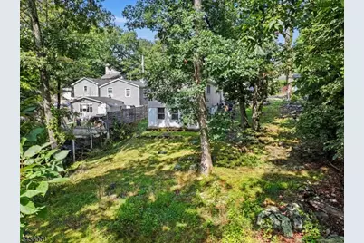 51 Roosevelt Trl, Hopatcong, NJ 07843 - Photo 33