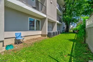 148 Oakwood Ave, Cliffside Park, NJ 07010 - Photo 19