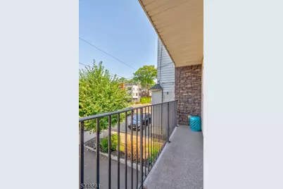 148 Oakwood Ave, Cliffside Park, NJ 07010 - Photo 17