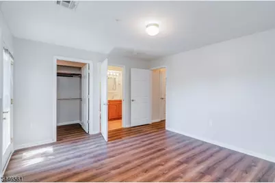 148 Oakwood Ave, Cliffside Park, NJ 07010 - Photo 5