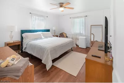 52 Clinton Pl, Newark, NJ 07108 - Photo 5