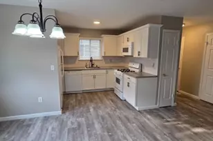 910 Reed Ct, Raritan Township, NJ 08822 - Photo 13