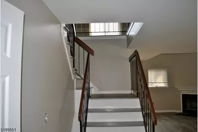 910 Reed Ct, Raritan Township, NJ 08822 - Photo 3