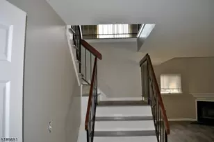 910 Reed Ct, Raritan Township, NJ 08822 - Photo 3