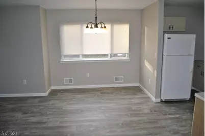 910 Reed Ct, Raritan Township, NJ 08822 - Photo 11