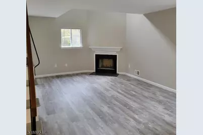 910 Reed Ct, Raritan Township, NJ 08822 - Photo 9