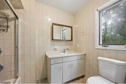 103 Continental Rd, Parsippany, NJ 07950 - Photo 17