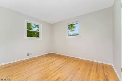 10 Lynnfield Ter, Lopatcong Township, NJ 08865 - Photo 23