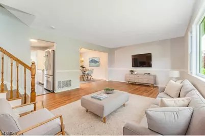 10 Lynnfield Ter, Lopatcong Township, NJ 08865 - Photo 3